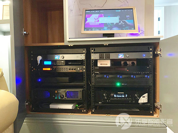 客廳影院系統(tǒng)13